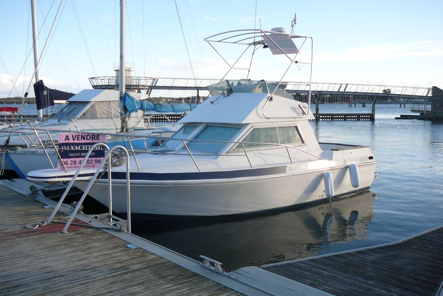 ARCOA 880 FISHING FLY - ZETHOS